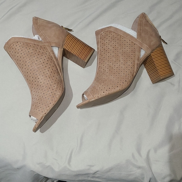 Tan Peep-Toe Block Heel Booties By Ana Size 10 Never Worn - Picture 1 of 6